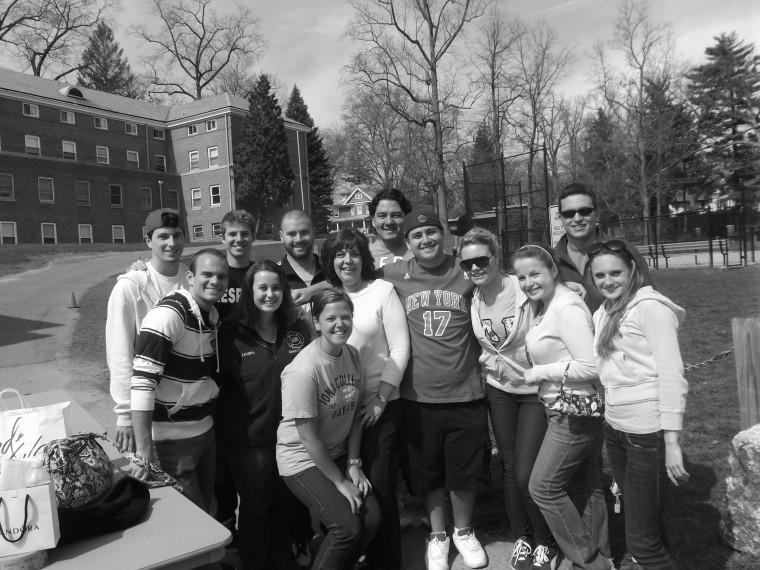 Members of the Edmund Rice Society with moderator Felicia Colangelo and alumnus Kathryn Malara at the third annual Vasculitis Walk.
