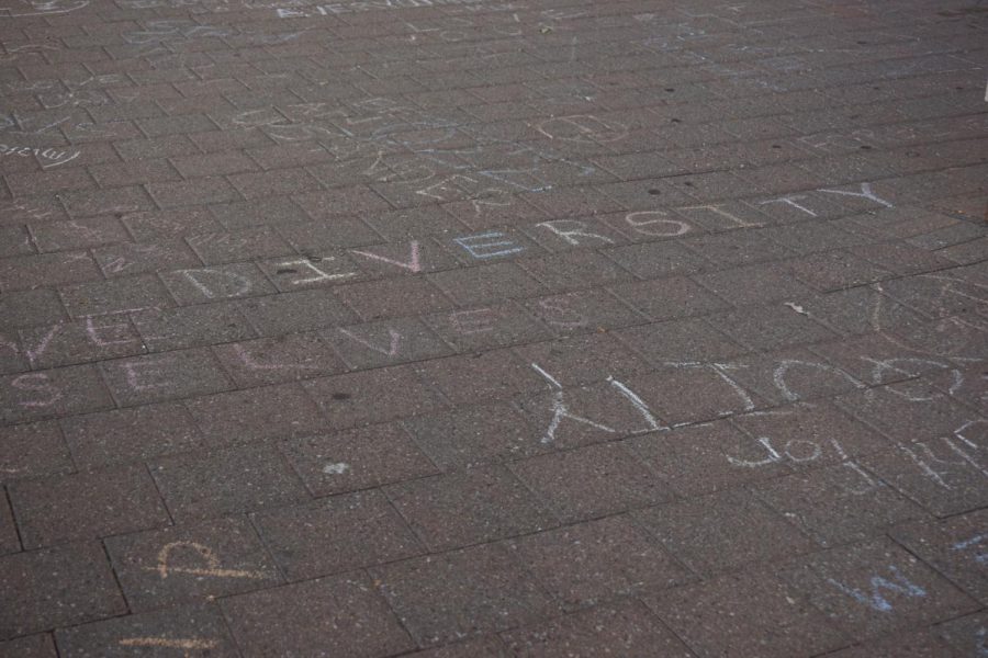The+Chalk+Walk+featured+words+that+encourage+diversity+and+acceptance+like+equality+and+peace.