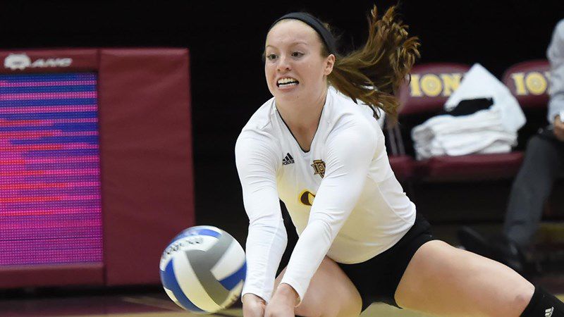 Iona+sophomore+Jamie+Smith+tallied+six+kills+in+the+win+over+Manhattan+College+on+Sept.+15.
