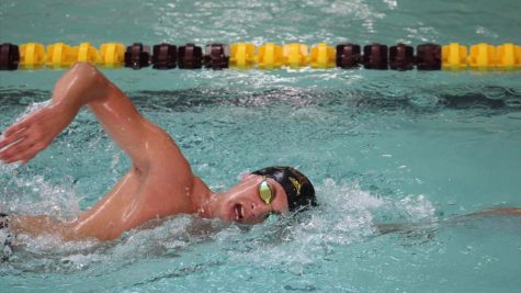 Swimming and diving starts season with a splash